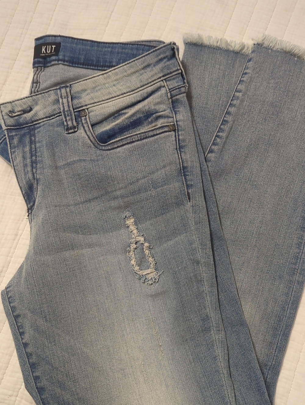 Kut from the Kloth Light Blue Frayed Hem Jeans